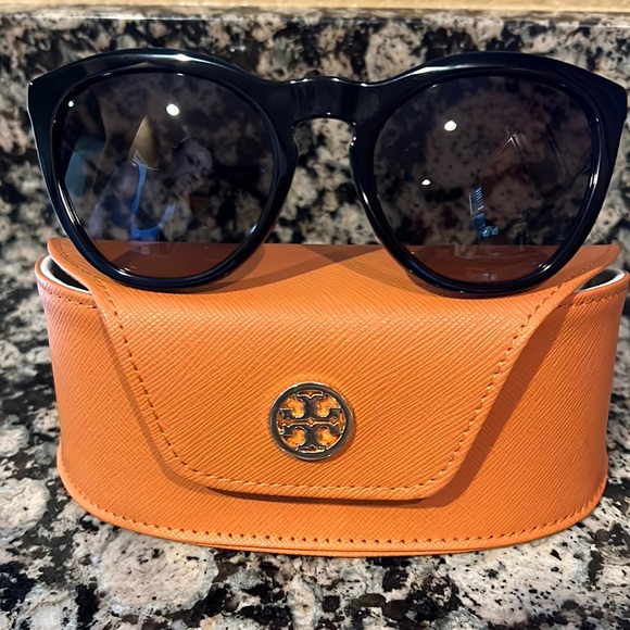Tory Burch Sunglasses - Picture 1 of 3